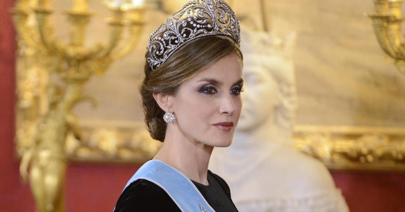 Joyas de la corona española: La Tiara de la Flor de Lis - OroJoyas